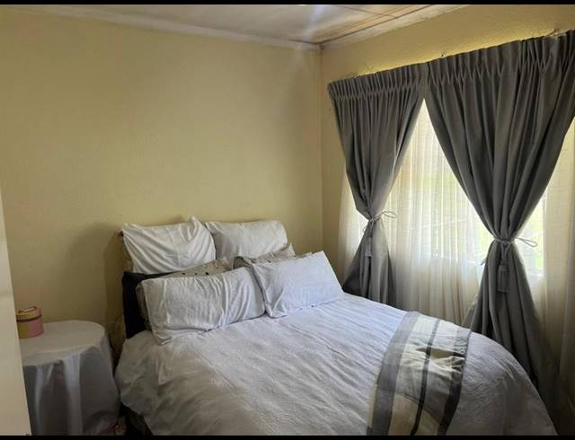 2 BEDROOM TOWNHOUSE FOR SALE IN REMBRANDT PARK